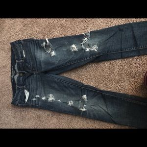 American eagle distressed jeans